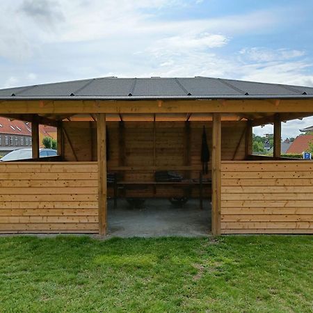 A Pousada Stoberiet Svendborg Exterior foto A wooden gazebo
